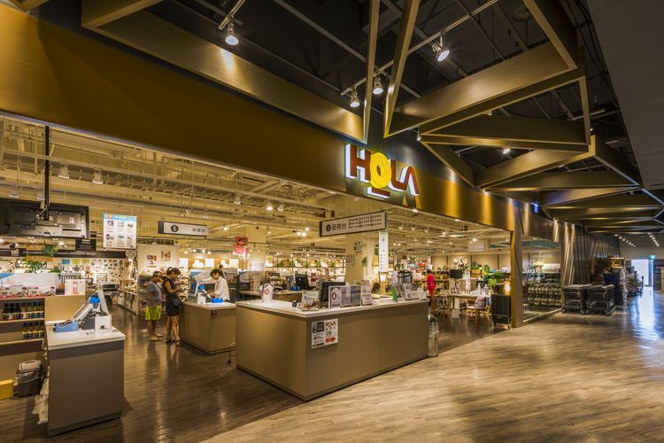 【百貨商場】HOLA 頭份店 - 室內設計作品