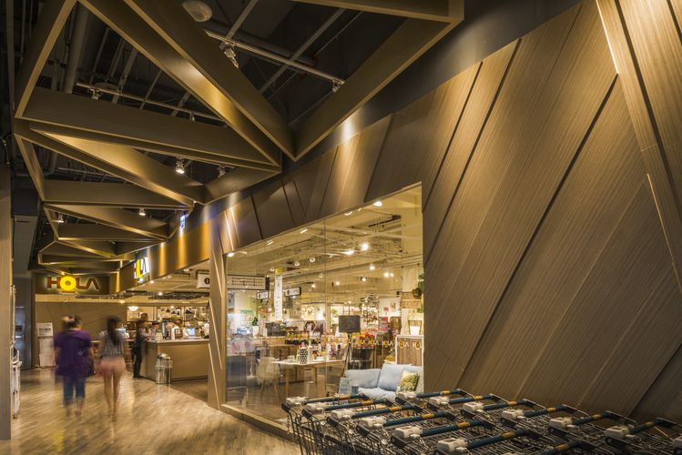 【百貨商場】HOLA 頭份店 - 室內設計作品 4