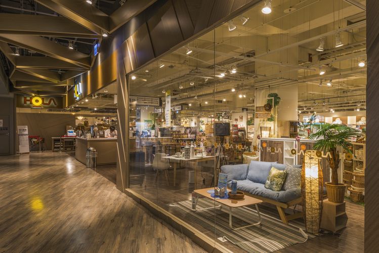 【百貨商場】HOLA 頭份店 - 室內設計作品 5
