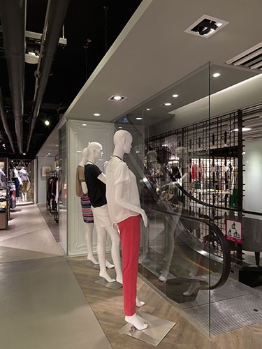 N-PLAZA 國際百貨 - 室內設計作品 17